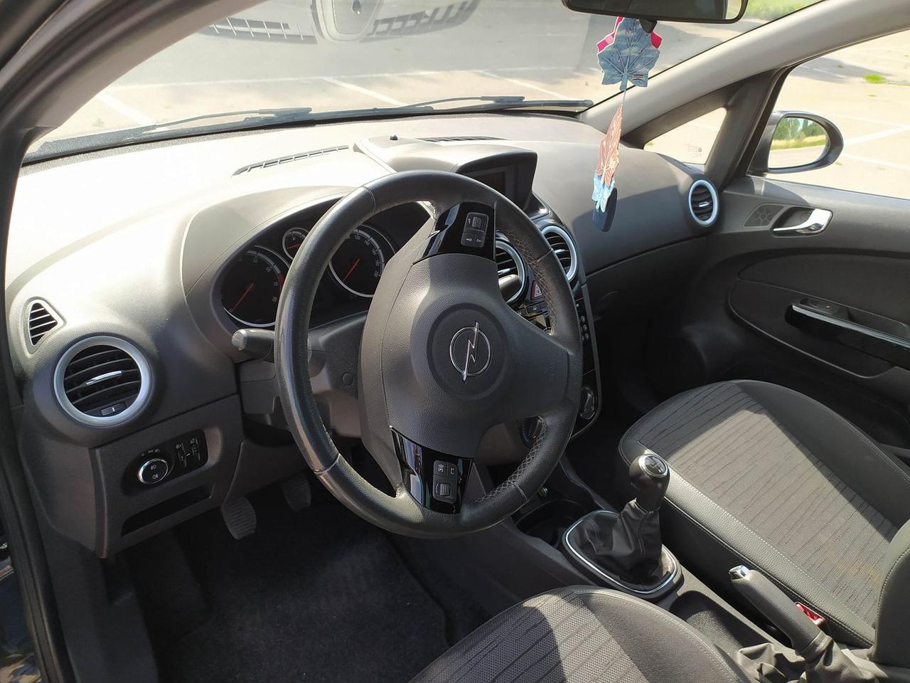 Opel Corsa Cosmo 1.2 #11303