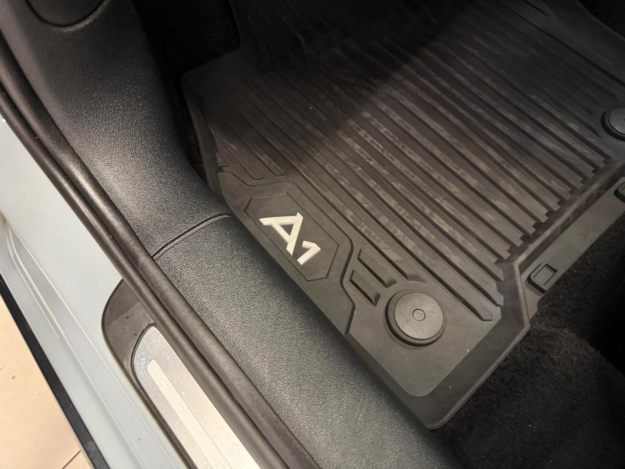 Audi A1 citycarver 30 TFSI Identity Contrast