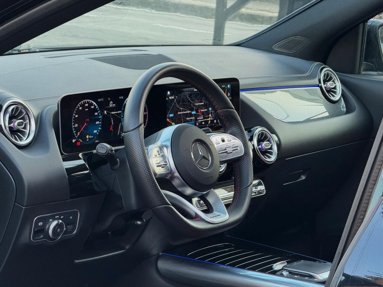 Mercedes-Benz GLA 200 d Premium AMG TETTO