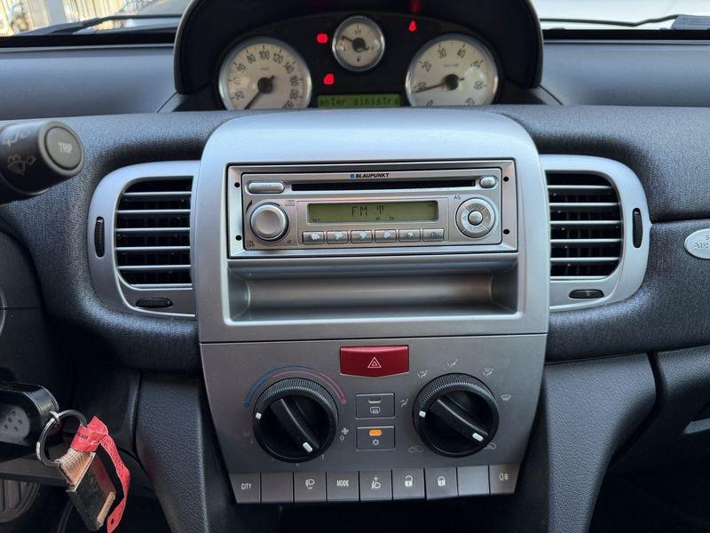 Lancia Ypsilon Ypsilon 1.2 8v Diva 69cv IDONEA NEOPATENTATI