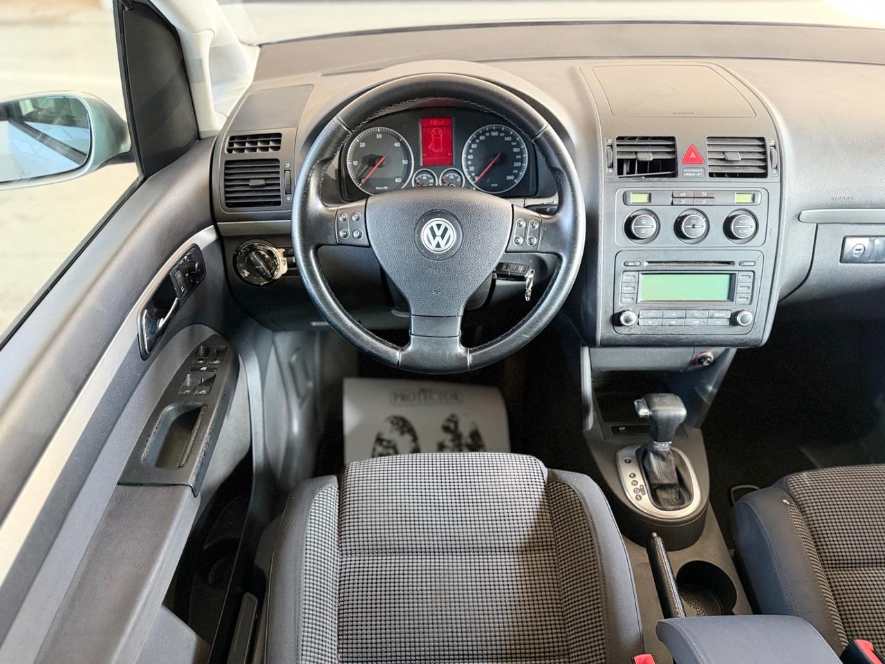 Volkswagen Touran 2.0 16V TDI DSG Highline