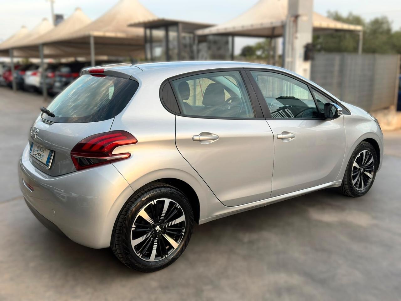 Peugeot 208 1.6 HDi 75 CV 05/2018