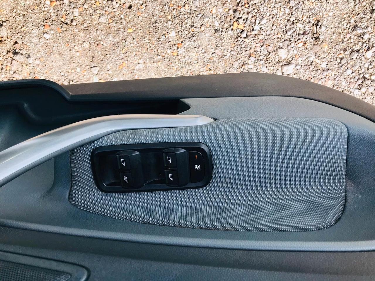 Ford Fiesta 1.4TDCI NEOPATENTATI CHIAMA 2010