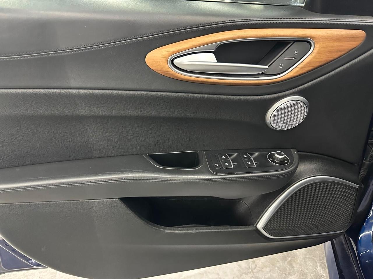 Alfa Romeo Giulia 2.2 Turbodiesel 210 CV AT8 AWD Q4 Veloce