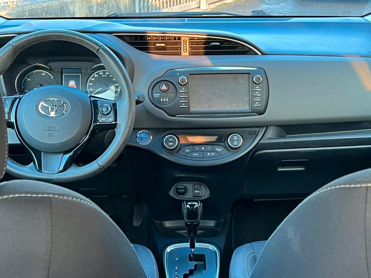 Toyota Yaris 1.5 Hybrid 5 porte Business