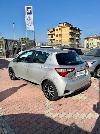 TOYOTA Yaris 1.5 Hybrid 5 PORTE