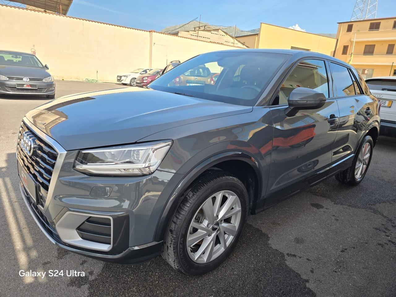 Audi Q2 30 TDI Business Design