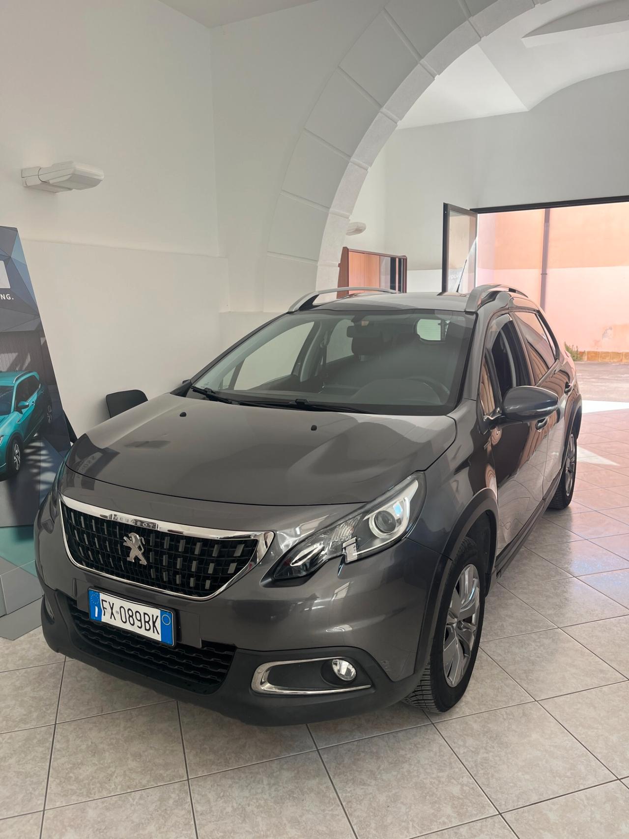 Peugeot 2008 PureTech 82 S&S Signature