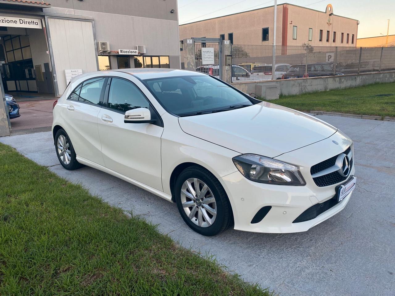 Mercedes-benz A 180 Business *13900Km
