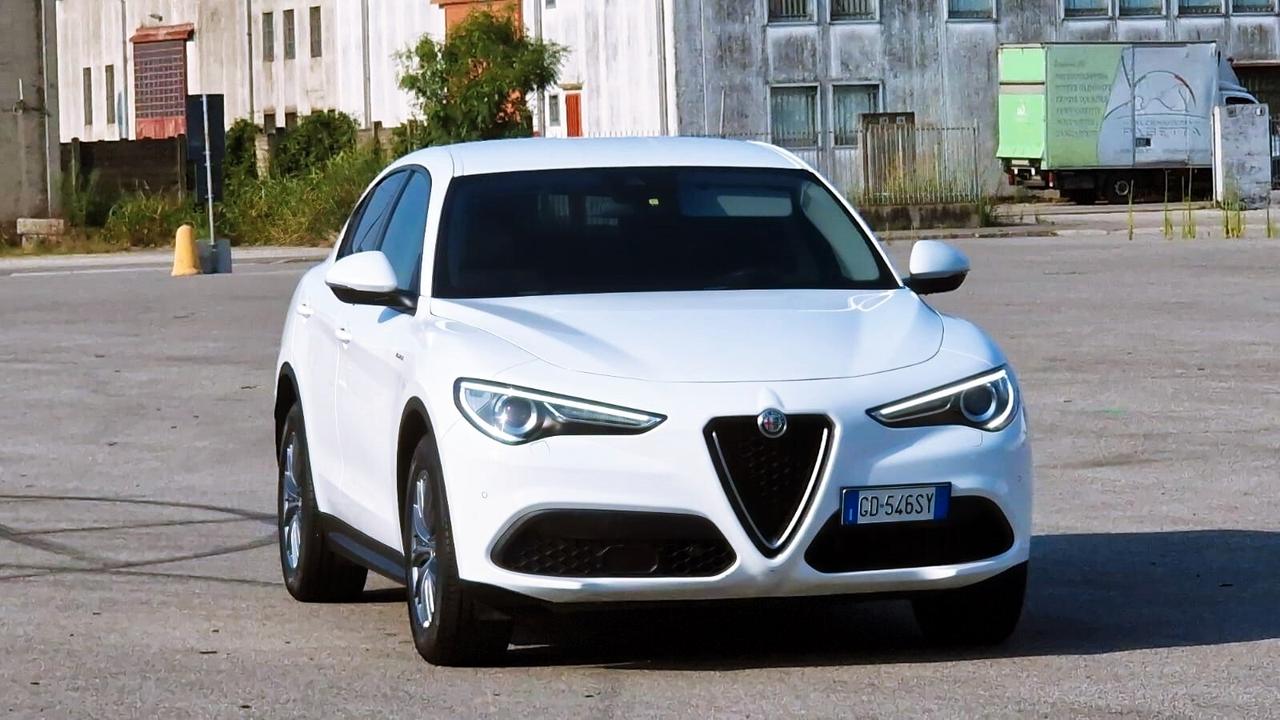 Alfa Romeo Stelvio 2.2 Turbodiesel 160 CV AT8 RWD Super