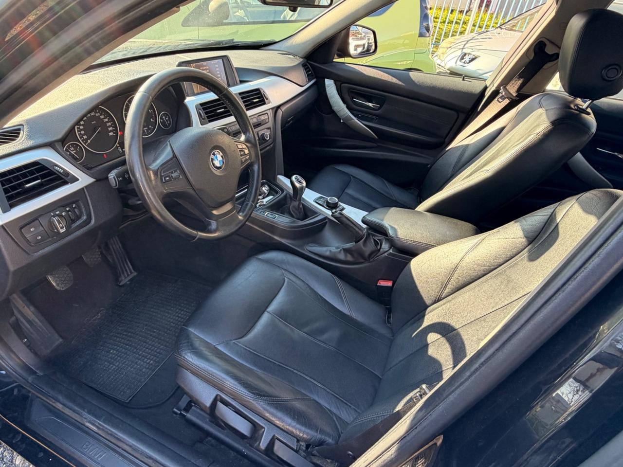 Bmw 318d Touring Luxury 2013