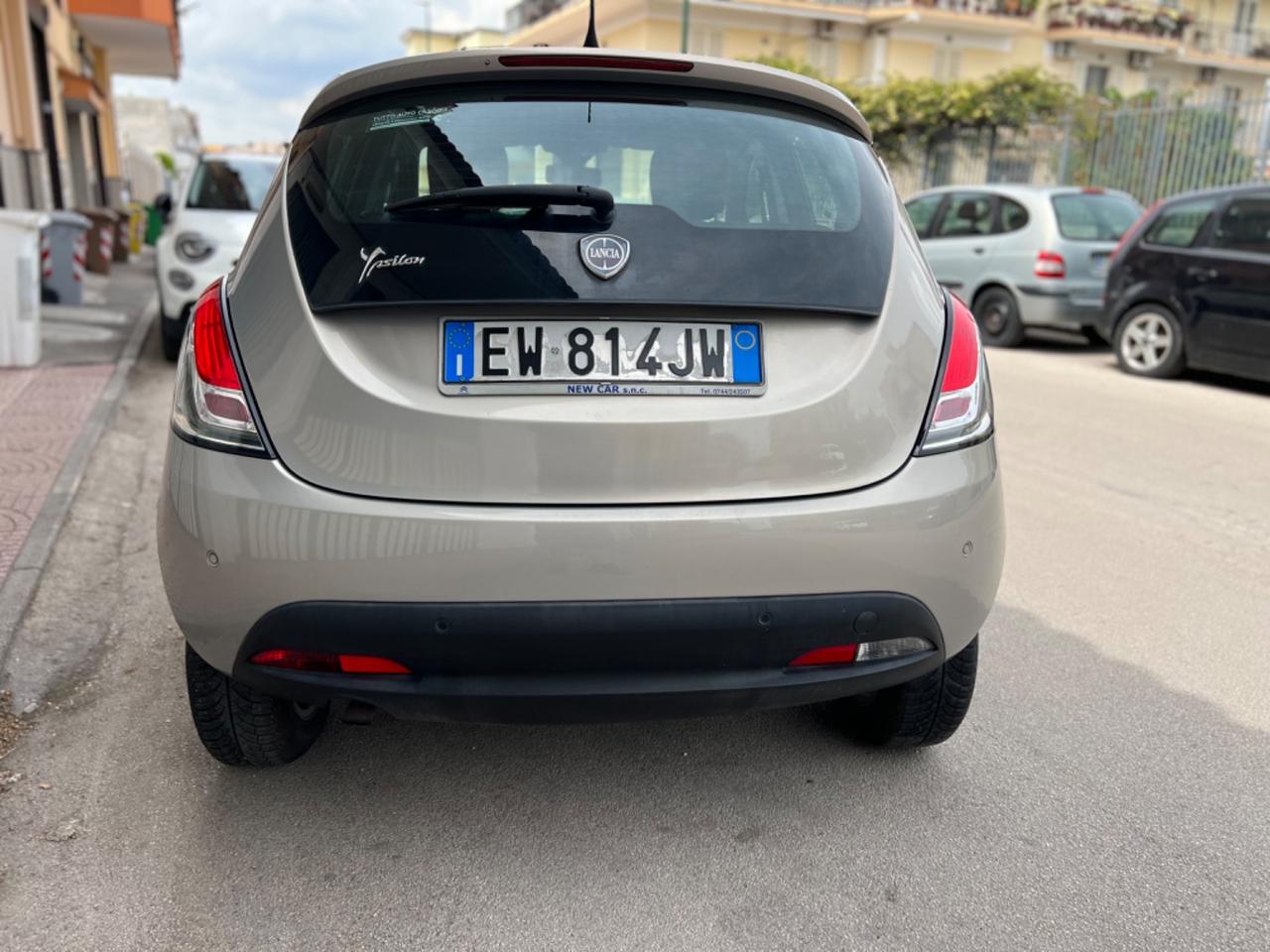 Lancia ypsilon 900 benzina/metano Anno 2015