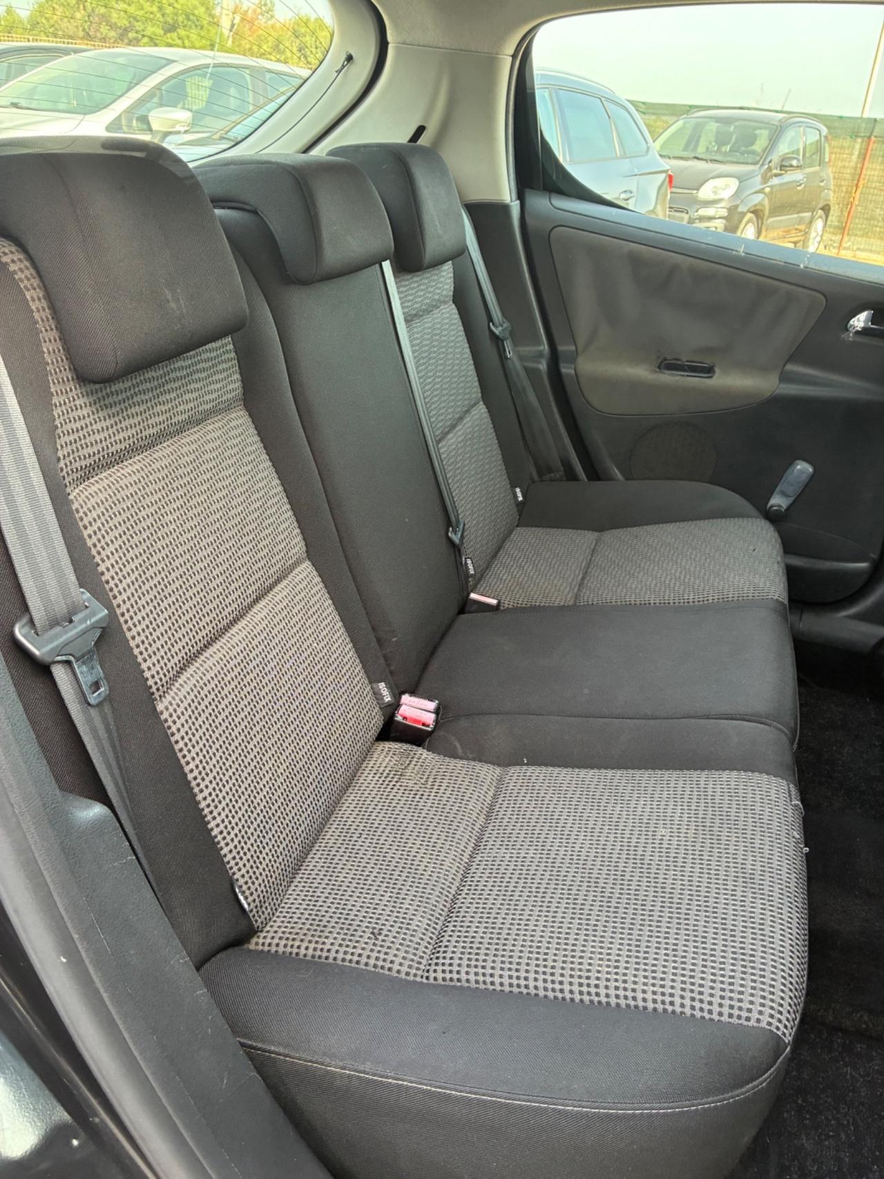 Peugeot 207 1.6 8V HDi 93CV 3p. XS