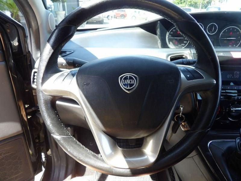 Lancia Ypsilon 1.2 69 cv Silver