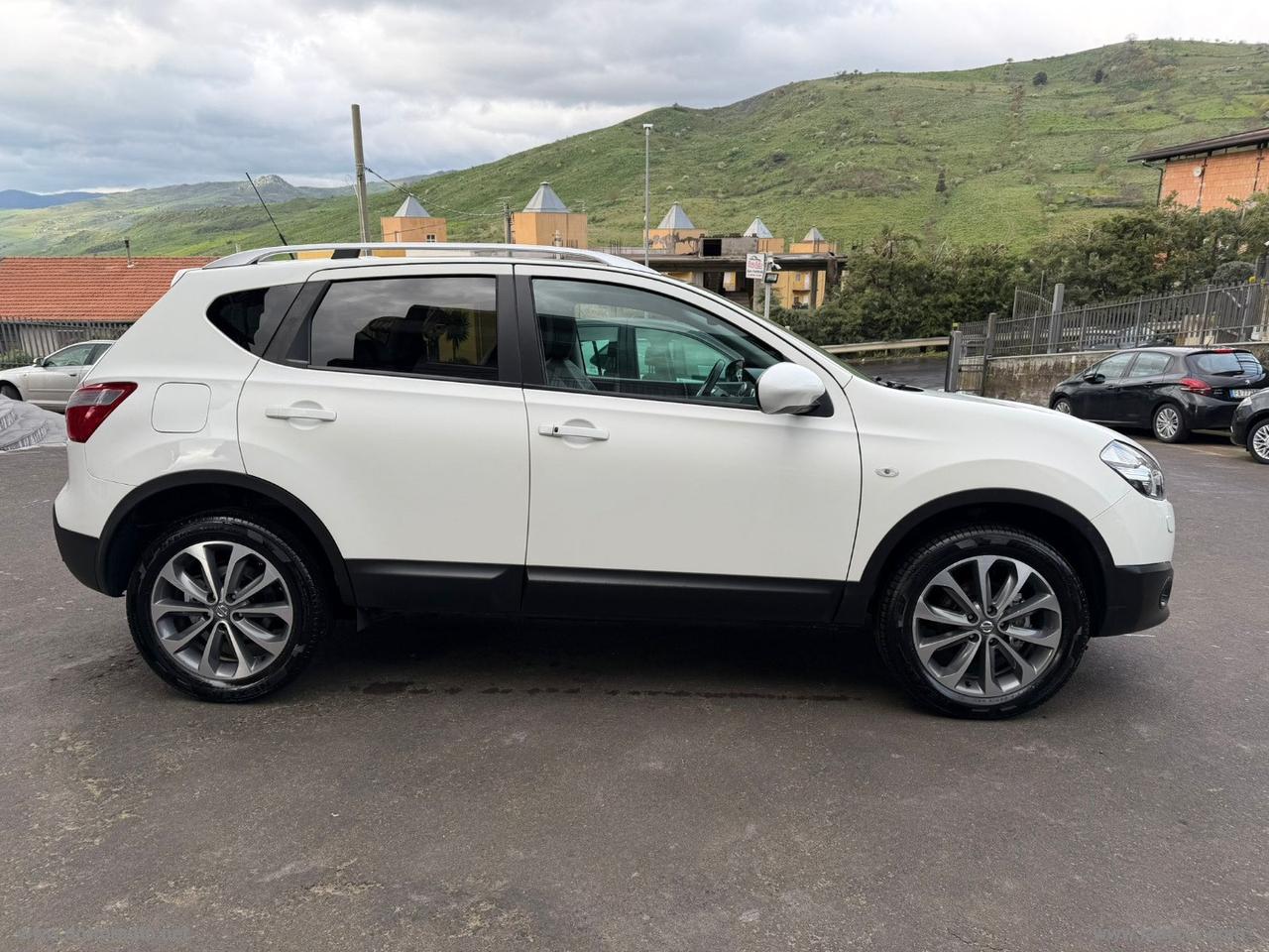 NISSAN Qashqai 1.6 dCi Tekna 4WD