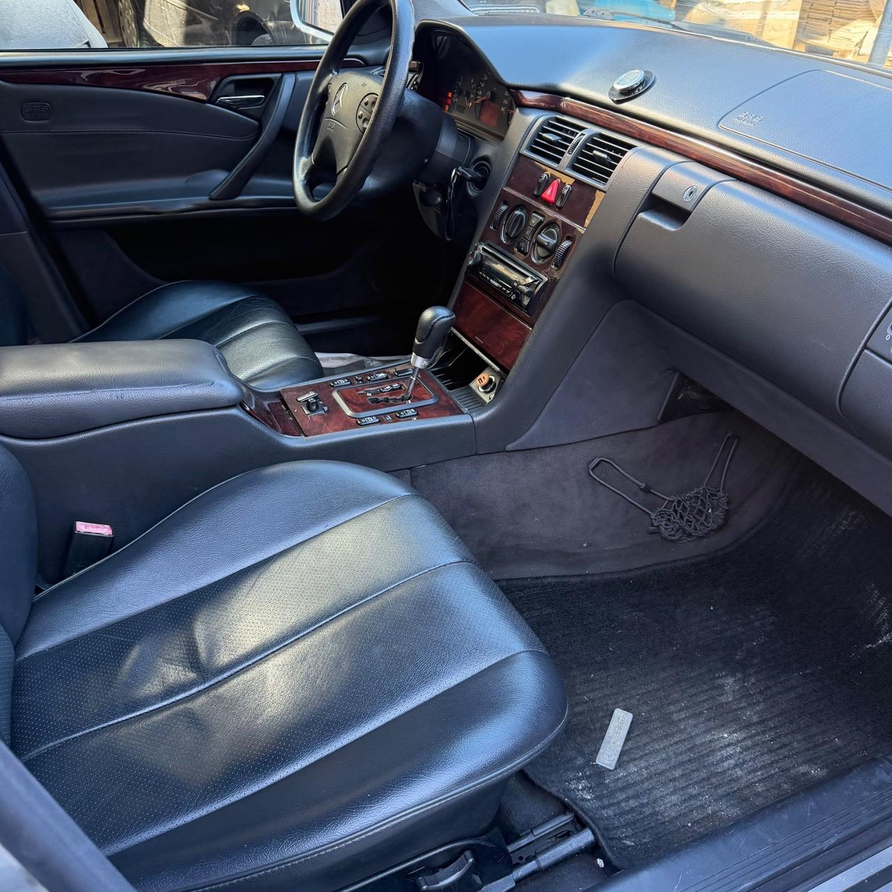 Mercedes-benz E 270 CDI cat Classic