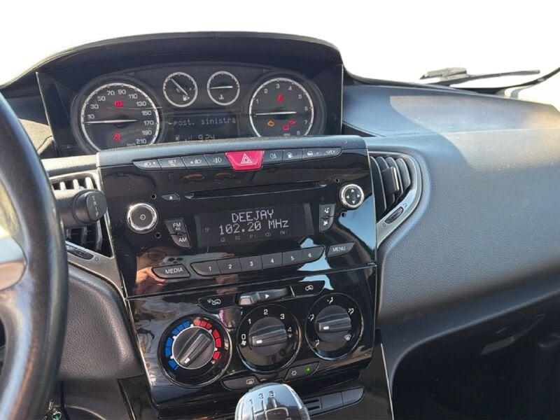 Lancia Ypsilon Ypsilon 1.2 8v Gold c/CL ecochic Gpl 69cv