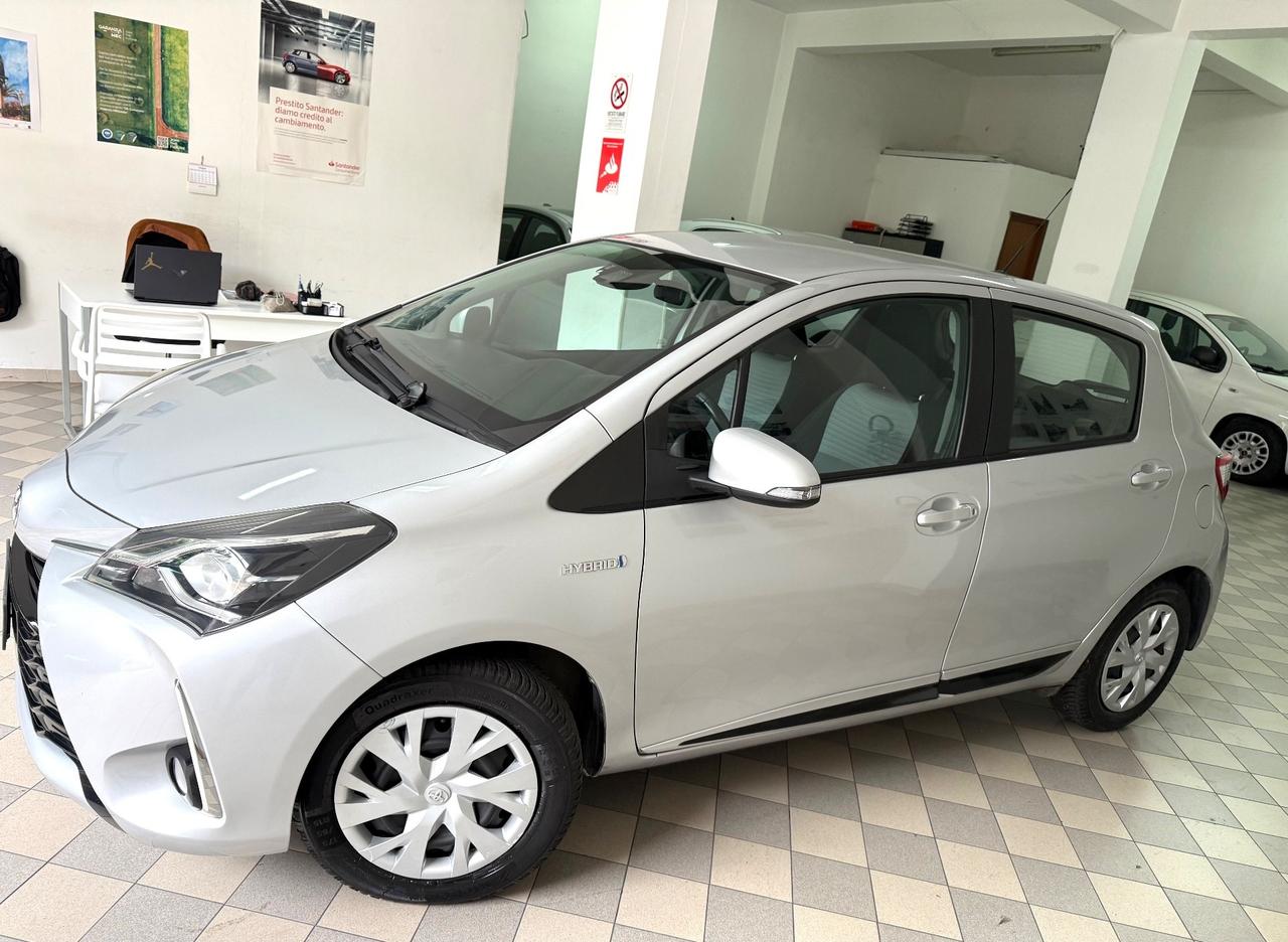 Toyota Yaris 1.5 Hybrid 5 porte Cool