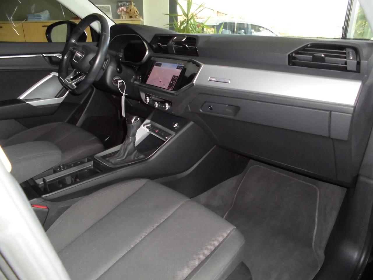 Audi Q3 35 TDI S tronic Business Advanced