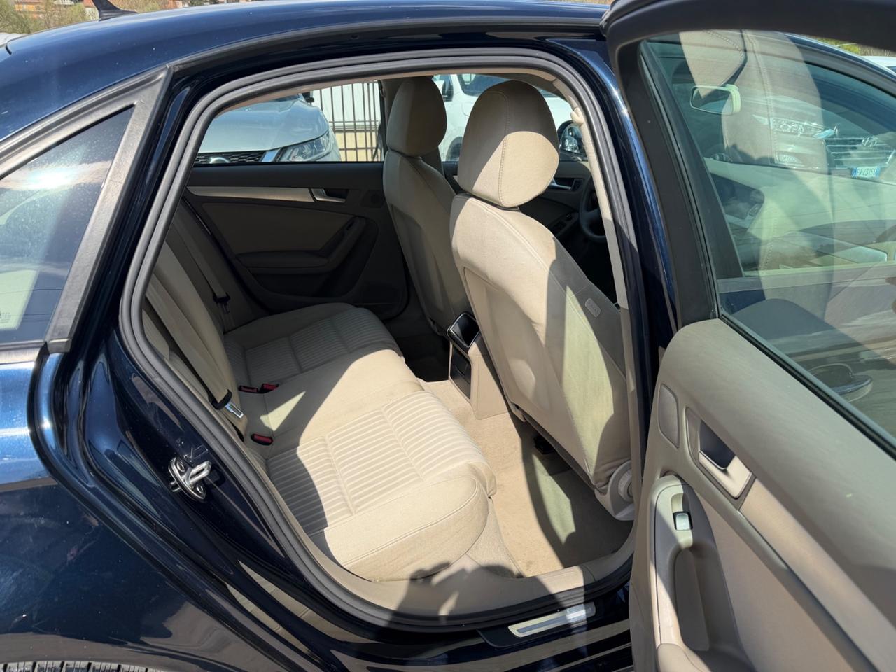 Audi A4 2.0 TDI 143CV ADVANCED/NAVY/LED/UNIPROP.