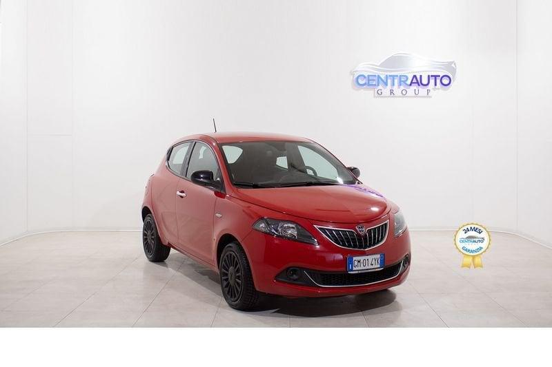 Lancia Ypsilon Ypsilon 1.0 firefly 70cv hybrid Silver