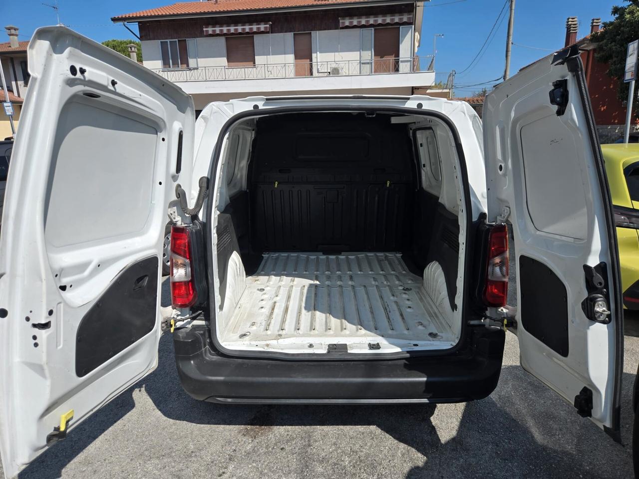 PEUGEOT PARTNER BLUE HDI 1.5 102 cv IVA DETRAIBILE -PROMO OTTOBRE GA FIN&SAFE-