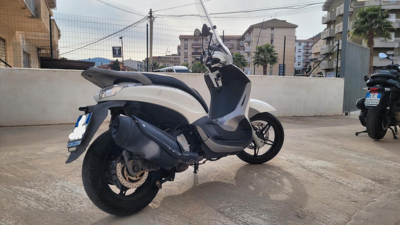 Piaggio Beverly 350