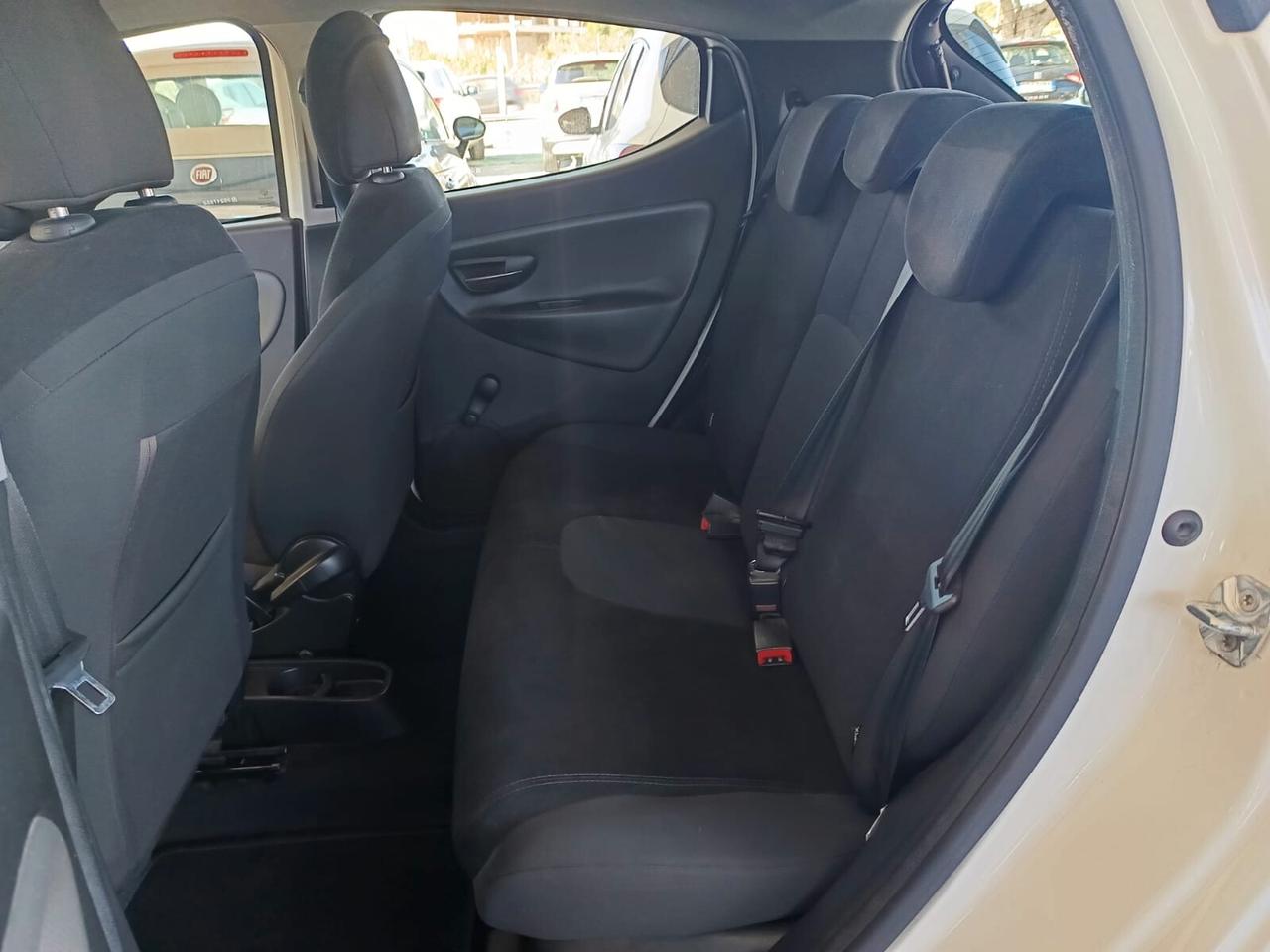 LANCIA YPSILON 2015 - 1.2 BENZINA OK NEOP. LB AUTOMOBILI