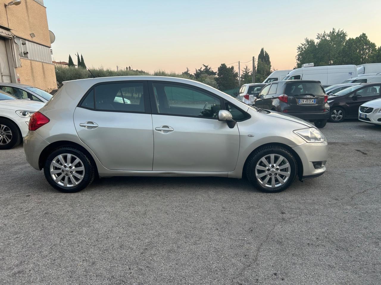 Toyota Auris 2.0 D-4D 136000km
