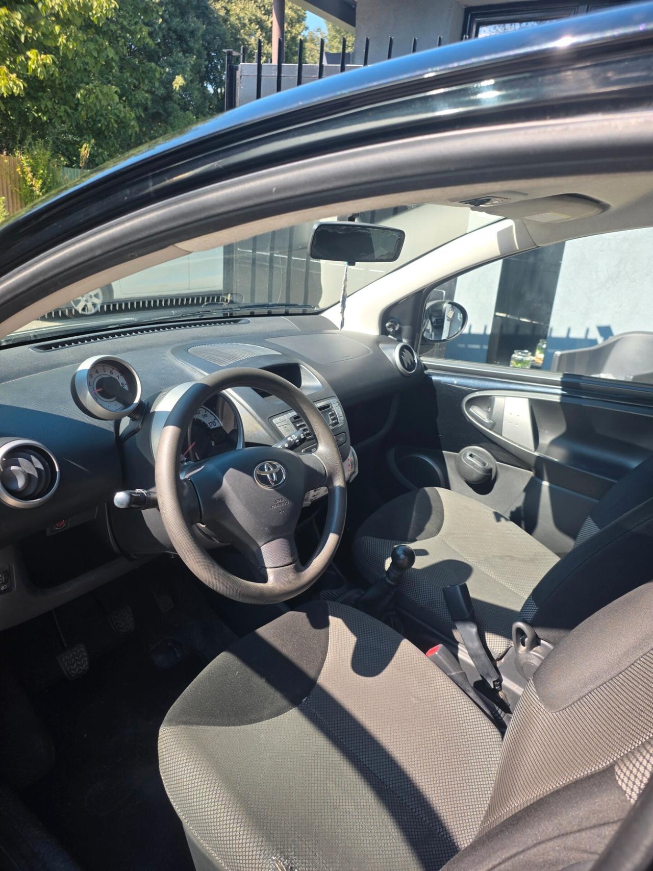 Toyota Aygo 1.0 12V VVT-i 5 porte Active Connect