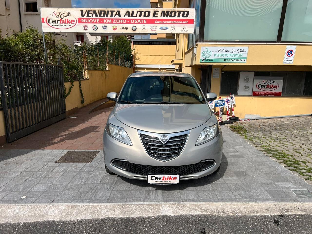 Lancia Ypsilon 1.2 69 CV 5 porte GPL Ecochic Silver