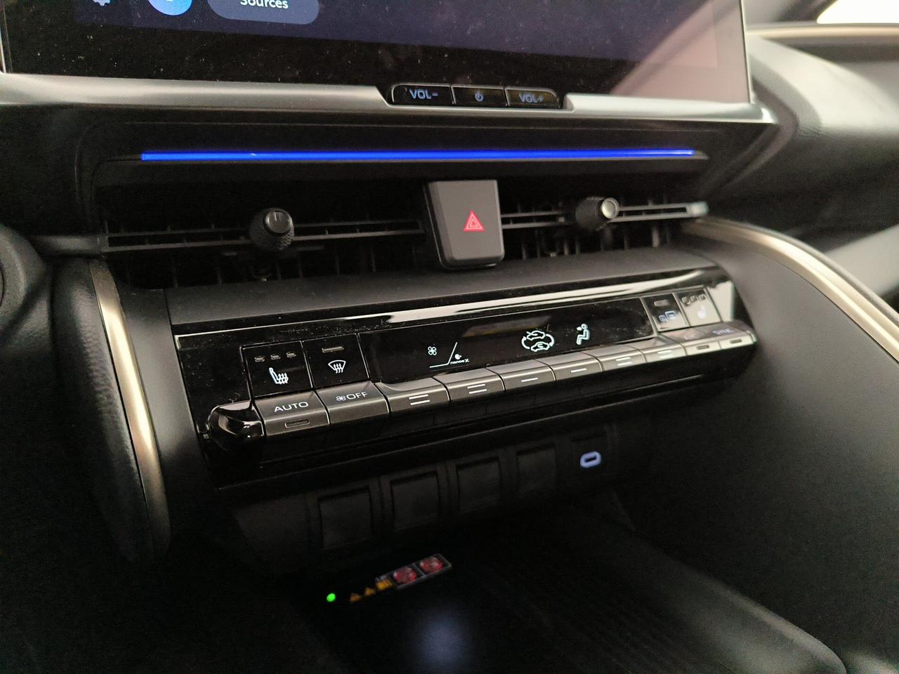 Toyota C-HR 1.8 hev lounge fwd e-cvt