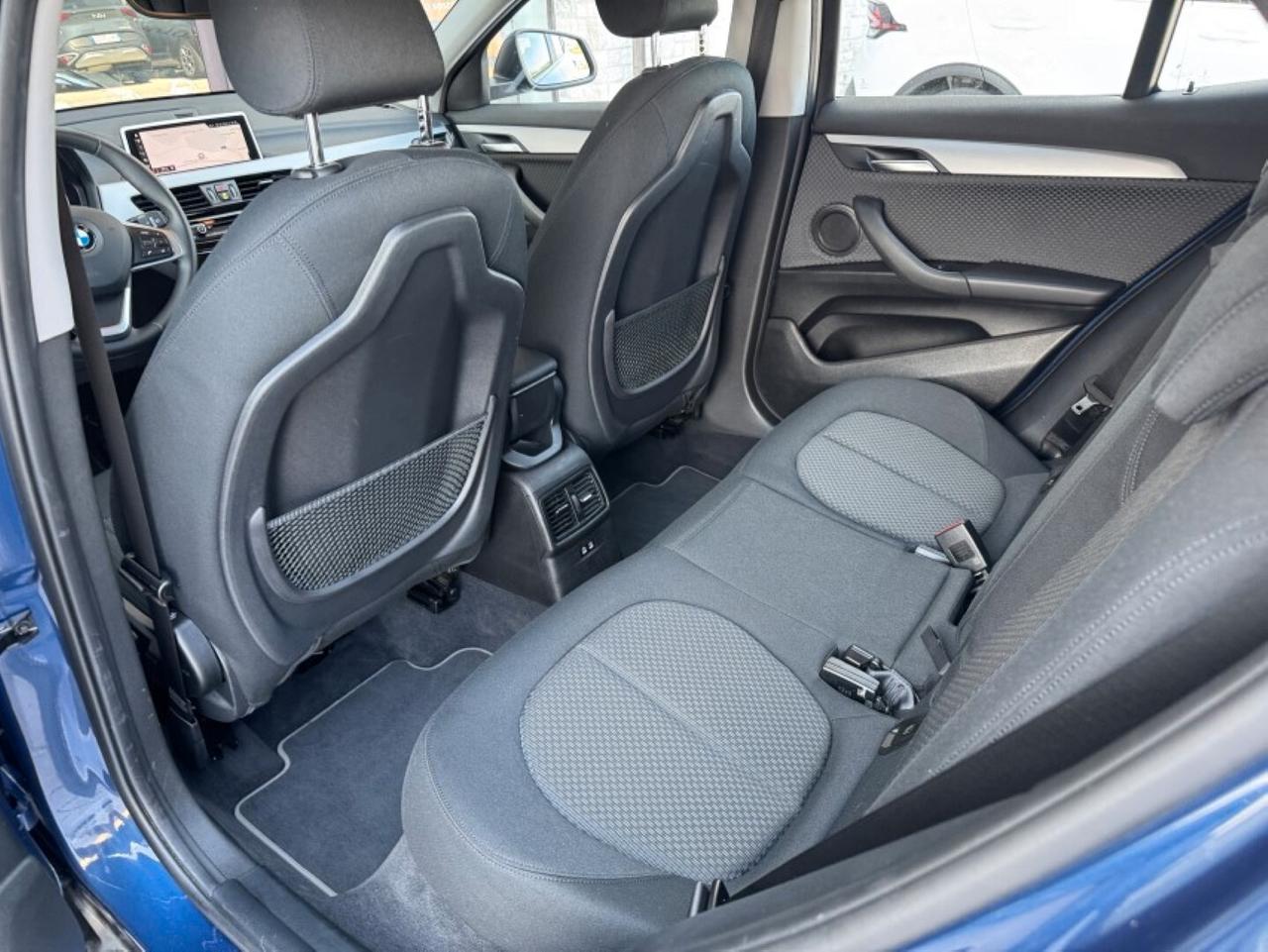 BMW X2 sdrive18d Business X