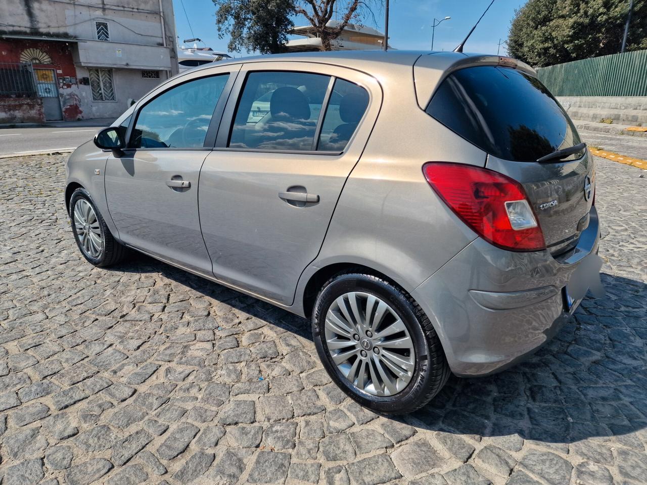 Opel Corsa 1.2 85CV 5 porte GPL-TECH Edition