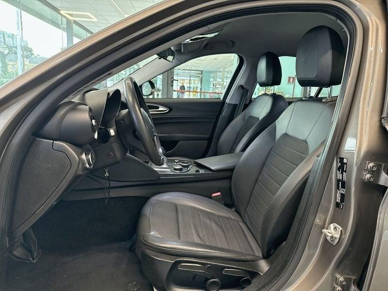 Alfa Romeo Giulia 2.2 Turbo AT8 150CV Super