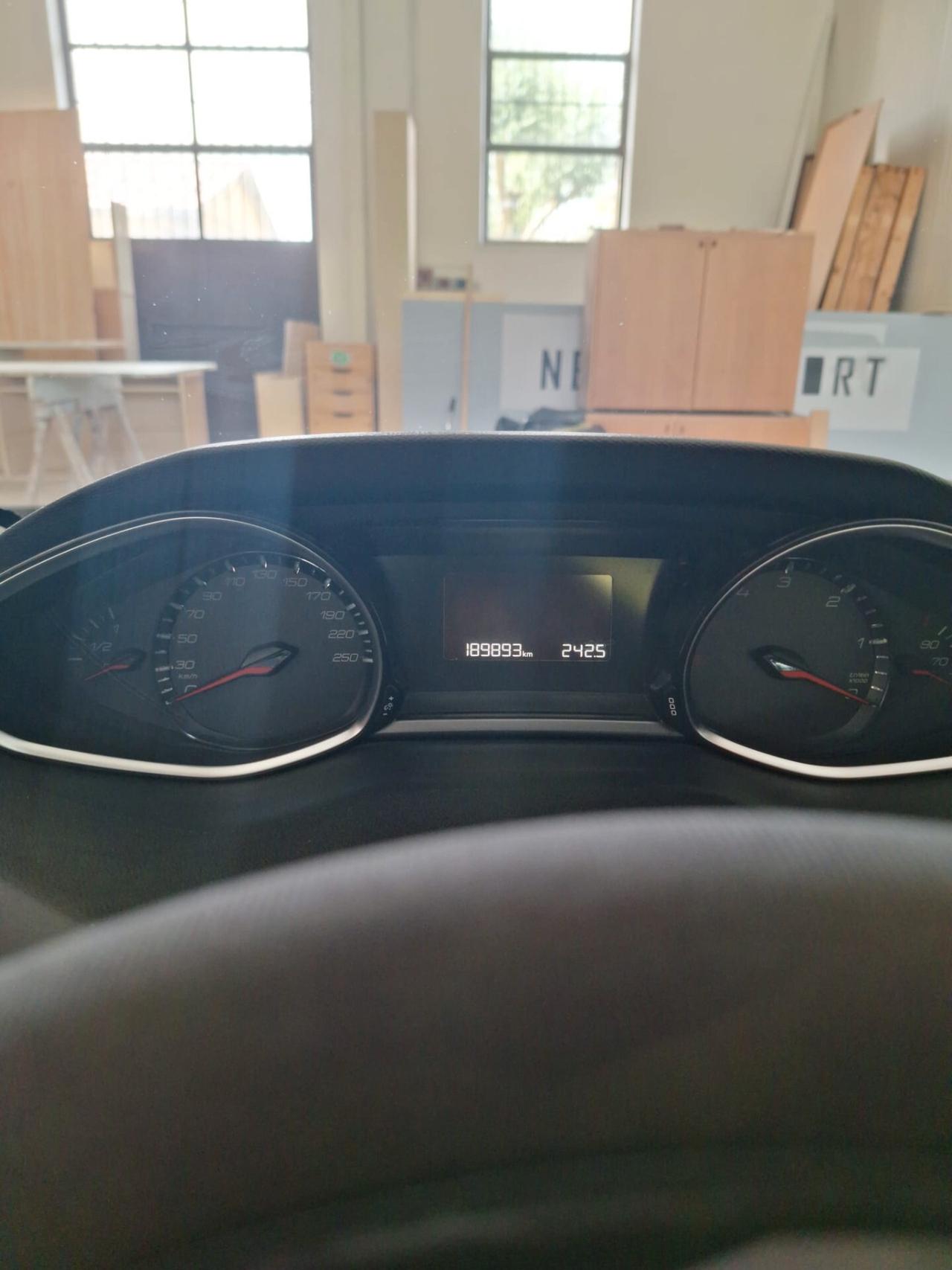 Peugeot 3008 BlueHDi 120 EAT6 S&S Active
