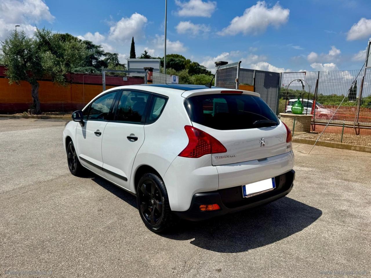 PEUGEOT 3008 BUSINESS 1.6 HDi 110CV