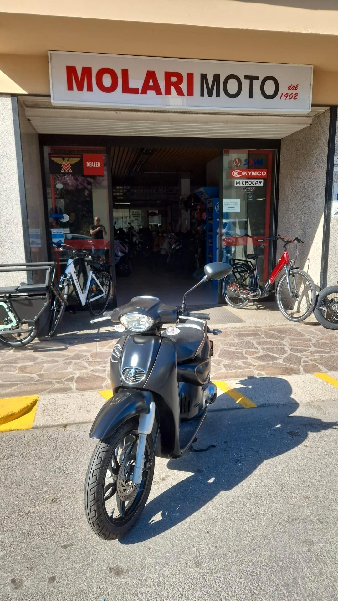 Aprilia Scarabeo 50 street