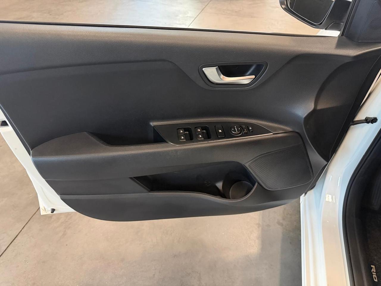 Kia Rio 1.1 CRDi 5p. Cool