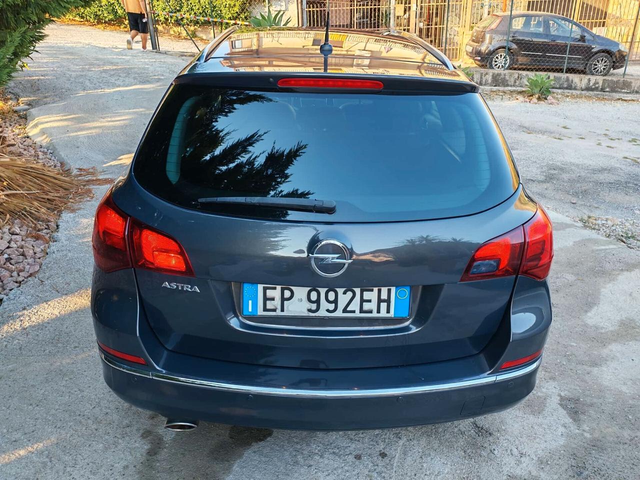 Opel Astra 1.4 Turbo 140CV Sports Tourer GPL Tech Cosmo