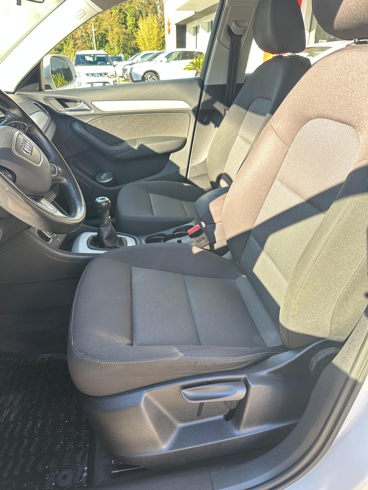 Audi Q3 2.0 TDI 120 CV Business