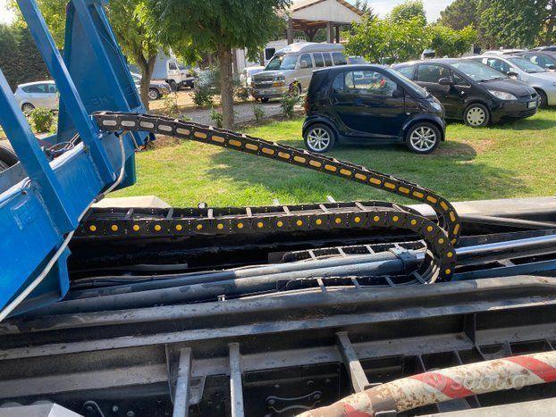 Mercedes carro attrezzi scarrabile con gru