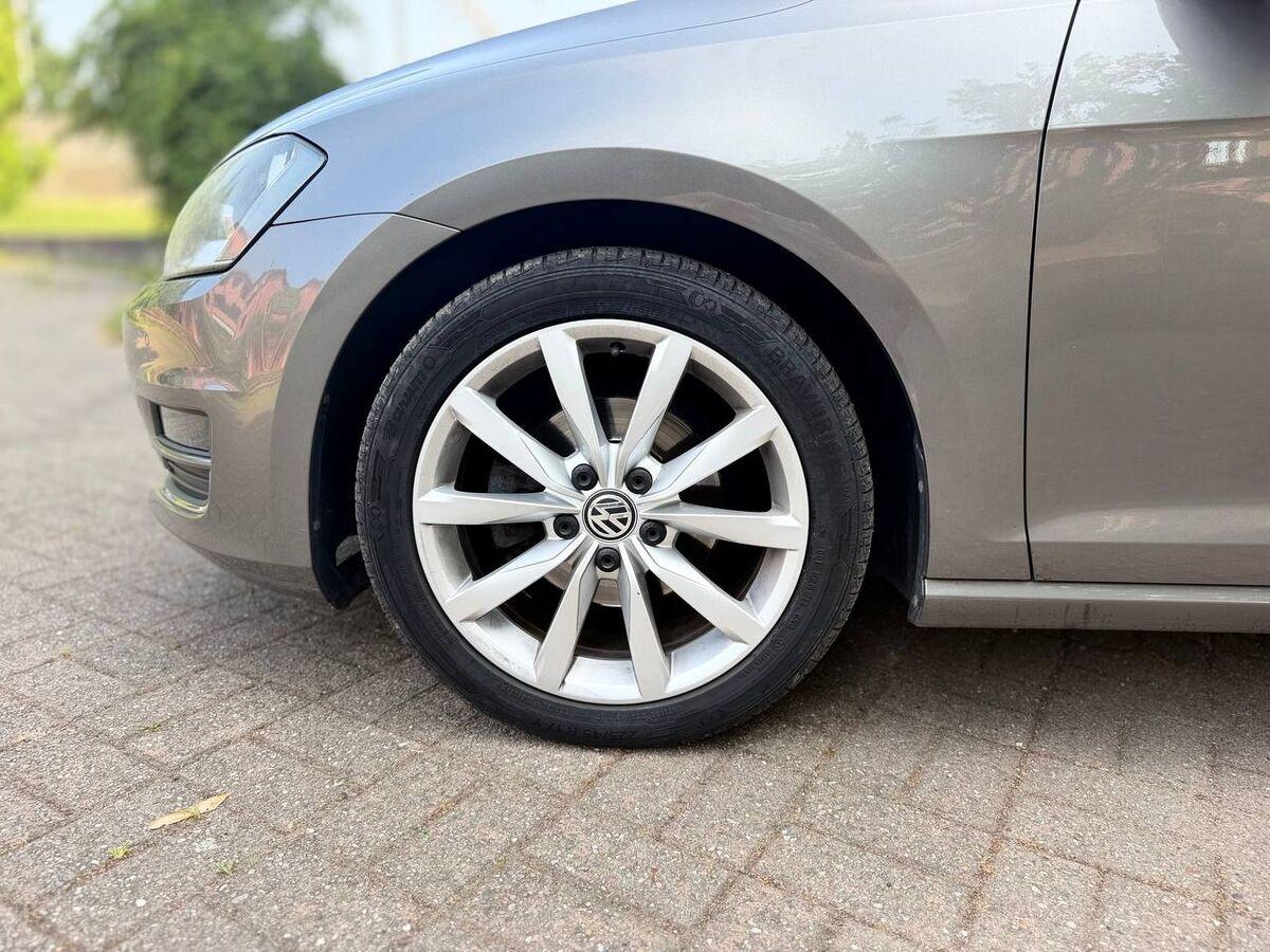 Volkswagen Golf 1.6 tdi Highline 5p dsg