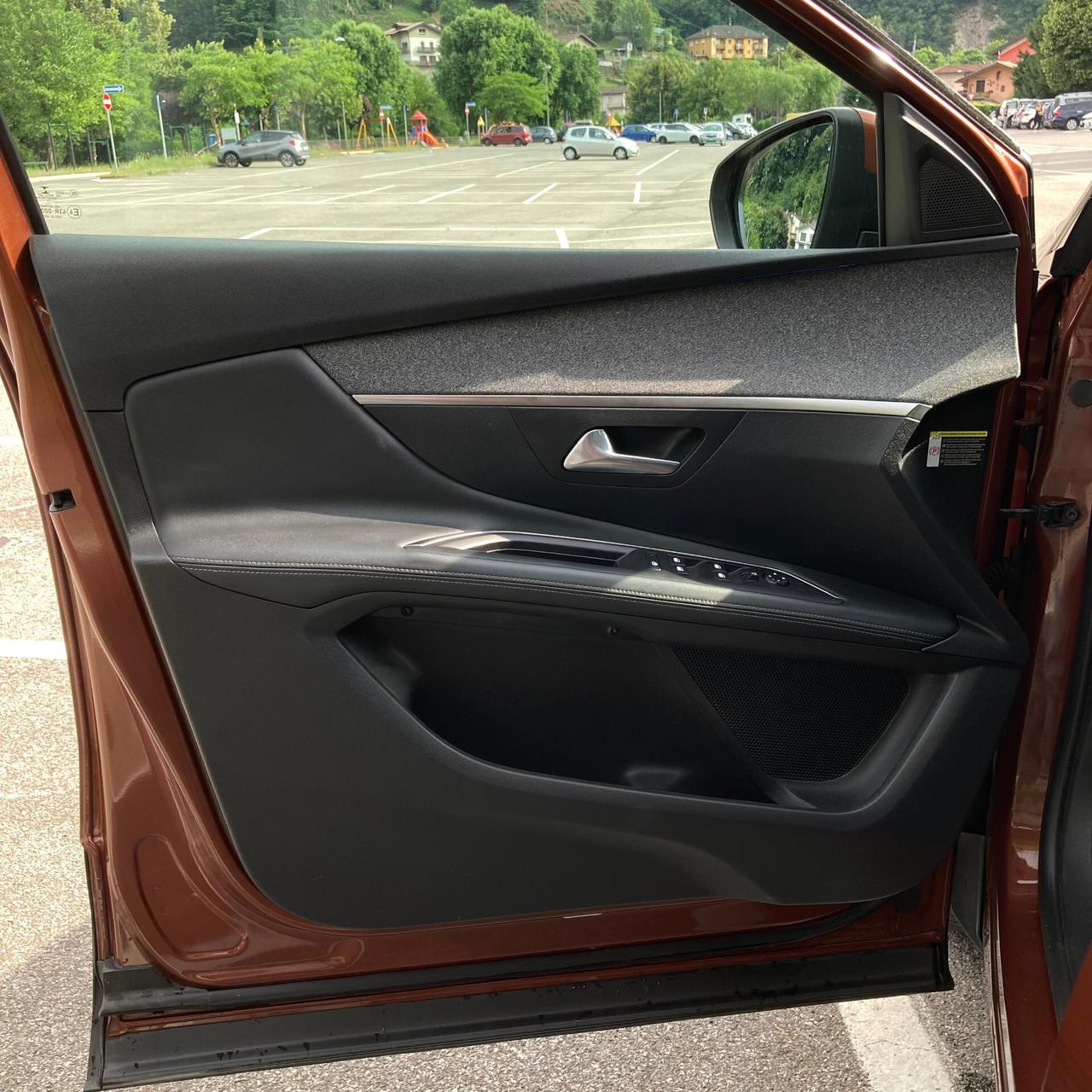 Peugeot 3008 BlueHDi 130 S&S EAT8 Allure