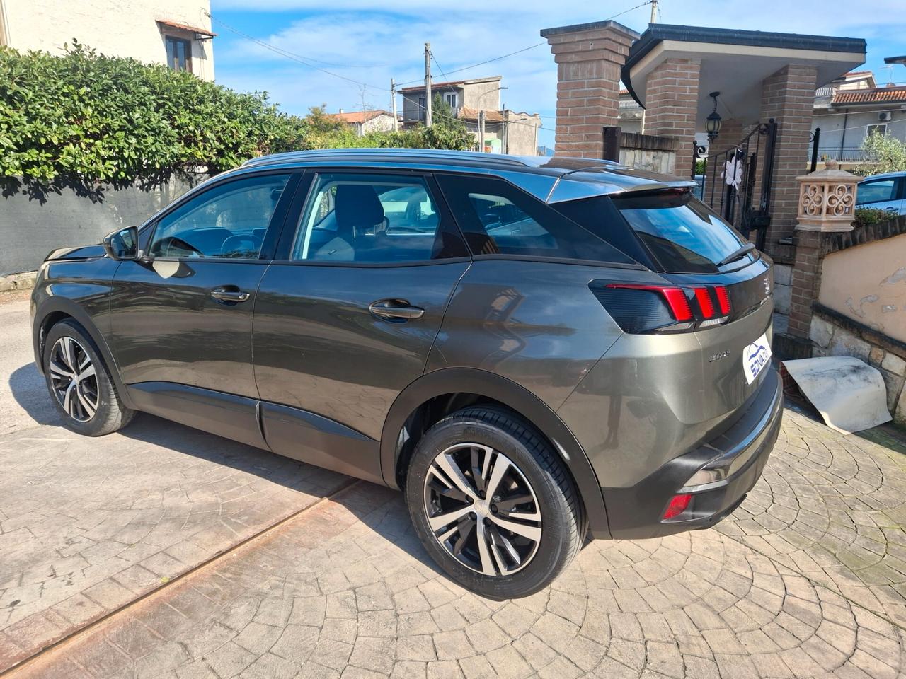 Peugeot 3008 BlueHDi 130 S&S EAT8 Allure