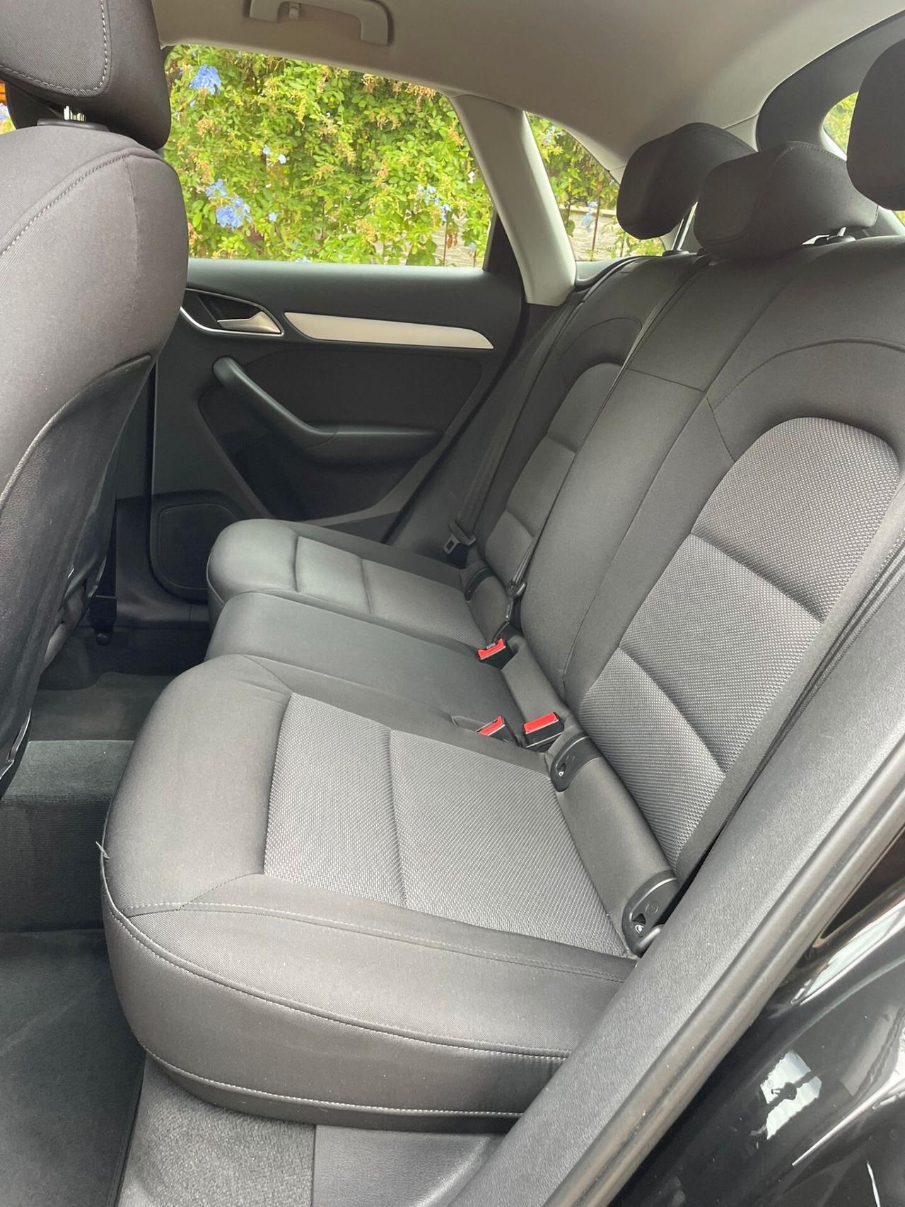Audi Q3 2.0 TDI 120 CV S line Edition