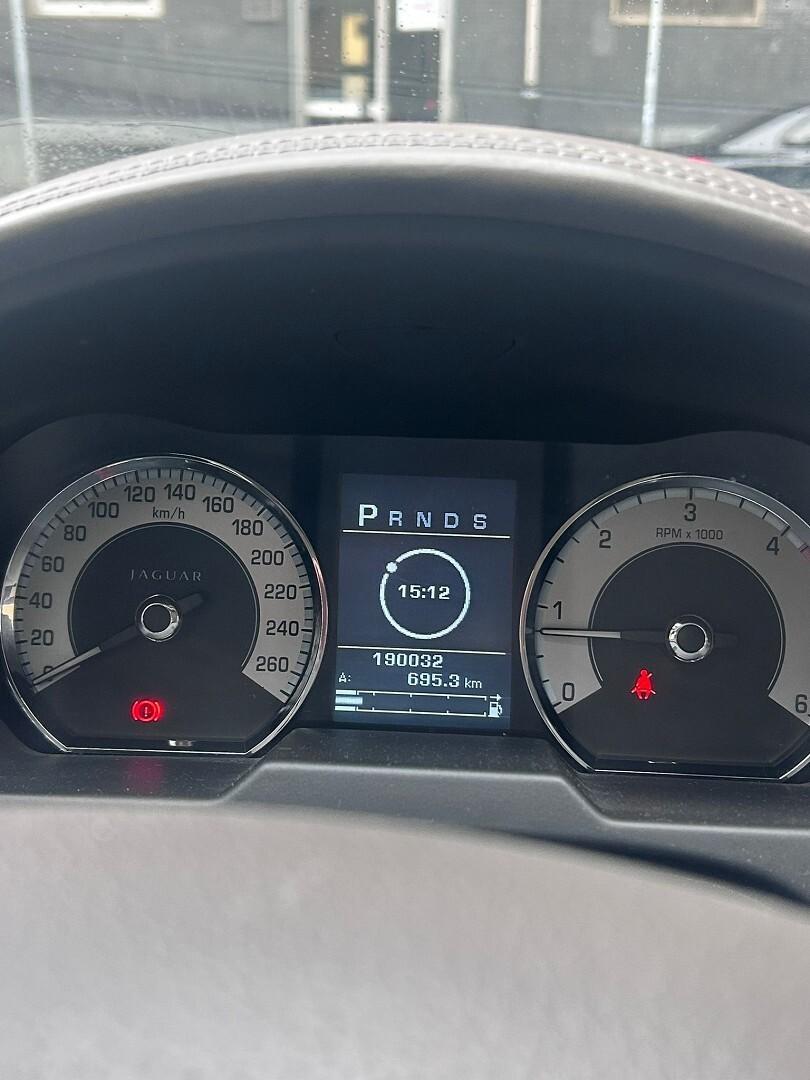 Jaguar XF Luxury impeccabile