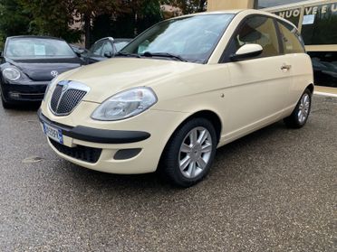 Lancia Ypsilon 1.2 Benzina Argento NEOPATENTATI
