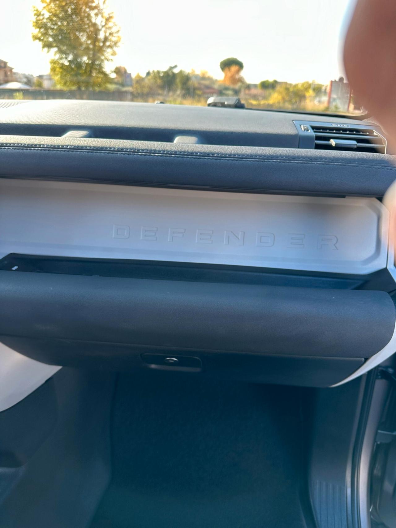 Land Rover Defender 90 3.0D I6 200 CV AWD Auto SE