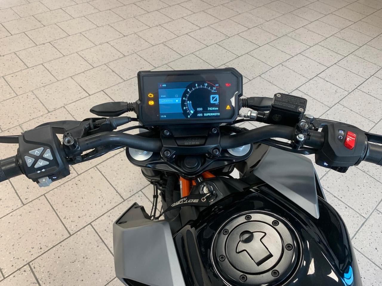 Ktm Duke 125 Akrapovic Pat.B Unicoprop.